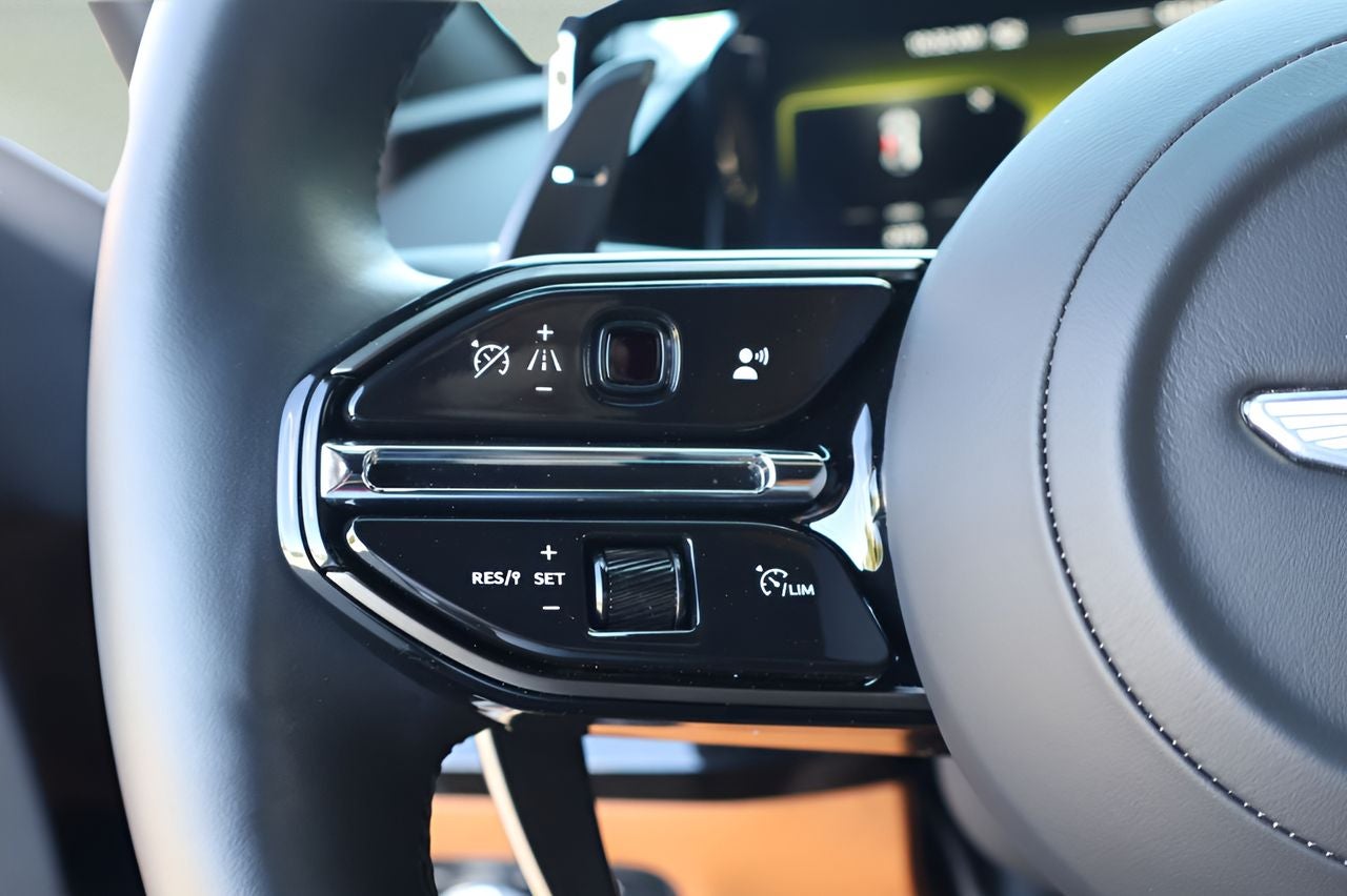 2025 Aston Martin Vantage Base