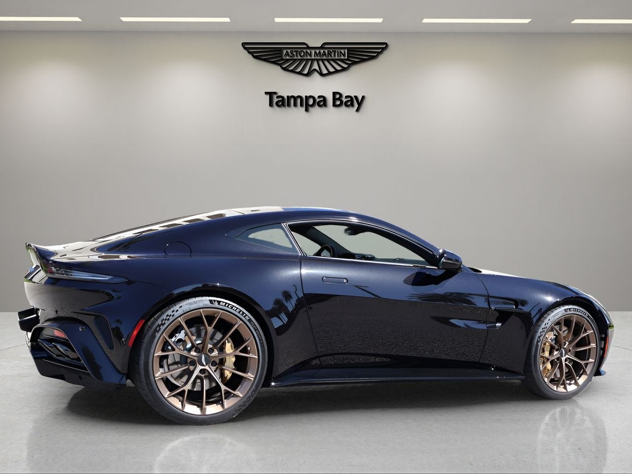 2025 Aston Martin Vantage Base