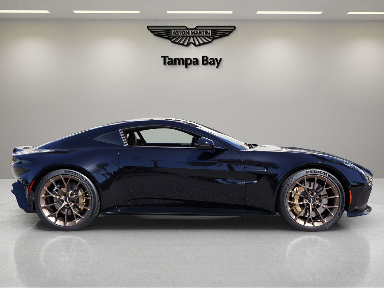 2025 Aston Martin Vantage Base