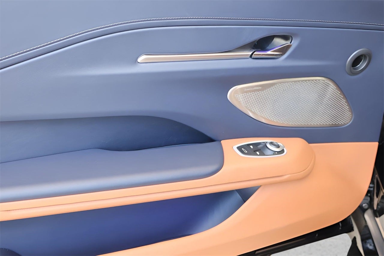 2026 Aston Martin Vantage Base