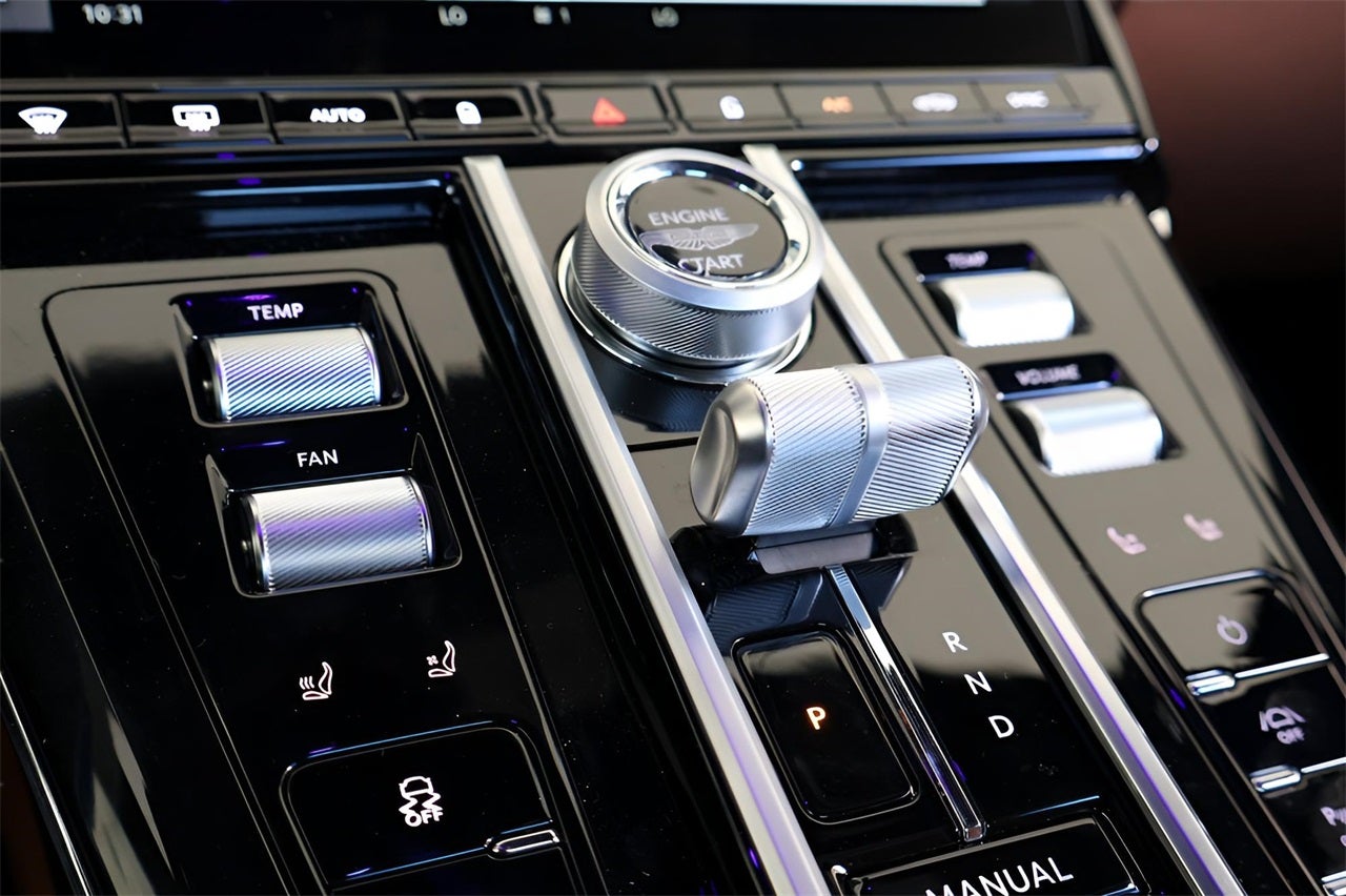 2026 Aston Martin Vantage Base