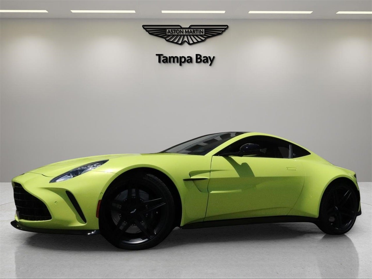 2025 Aston Martin Vantage Base