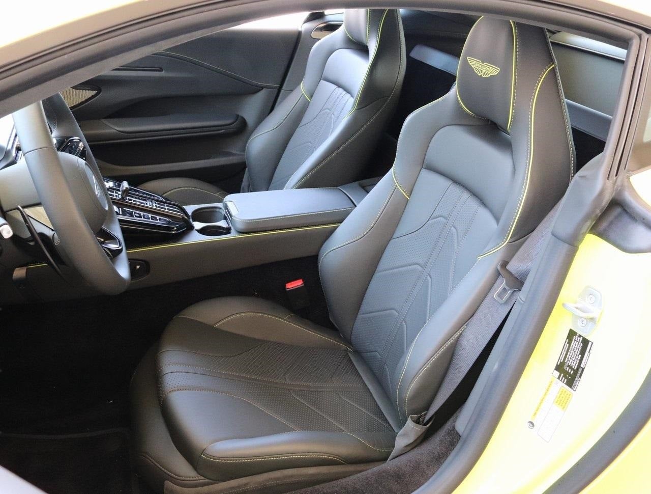 2025 Aston Martin Vantage Base