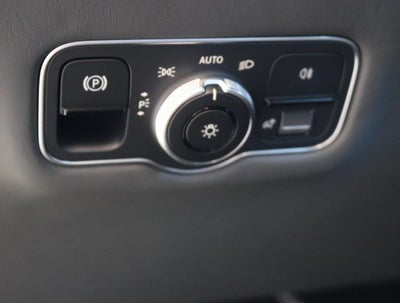 2025 Aston Martin Vantage Base