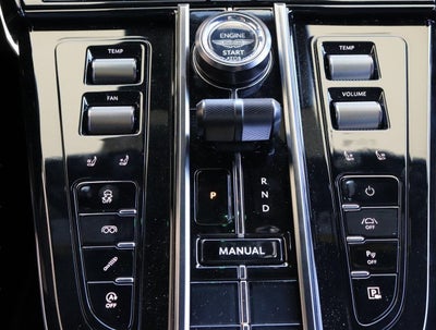 2025 Aston Martin Vantage Base