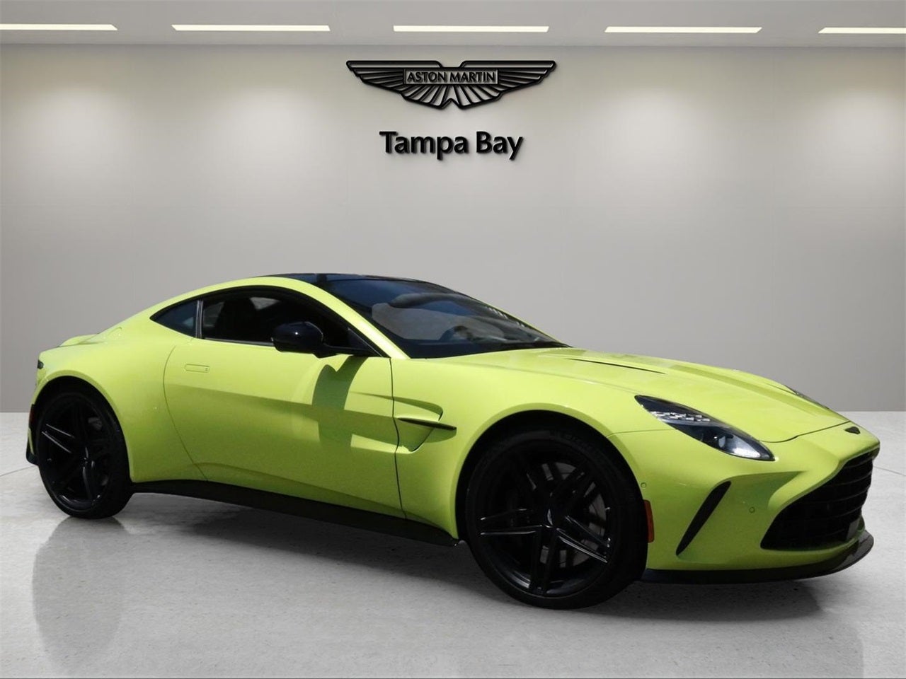 2025 Aston Martin Vantage Base