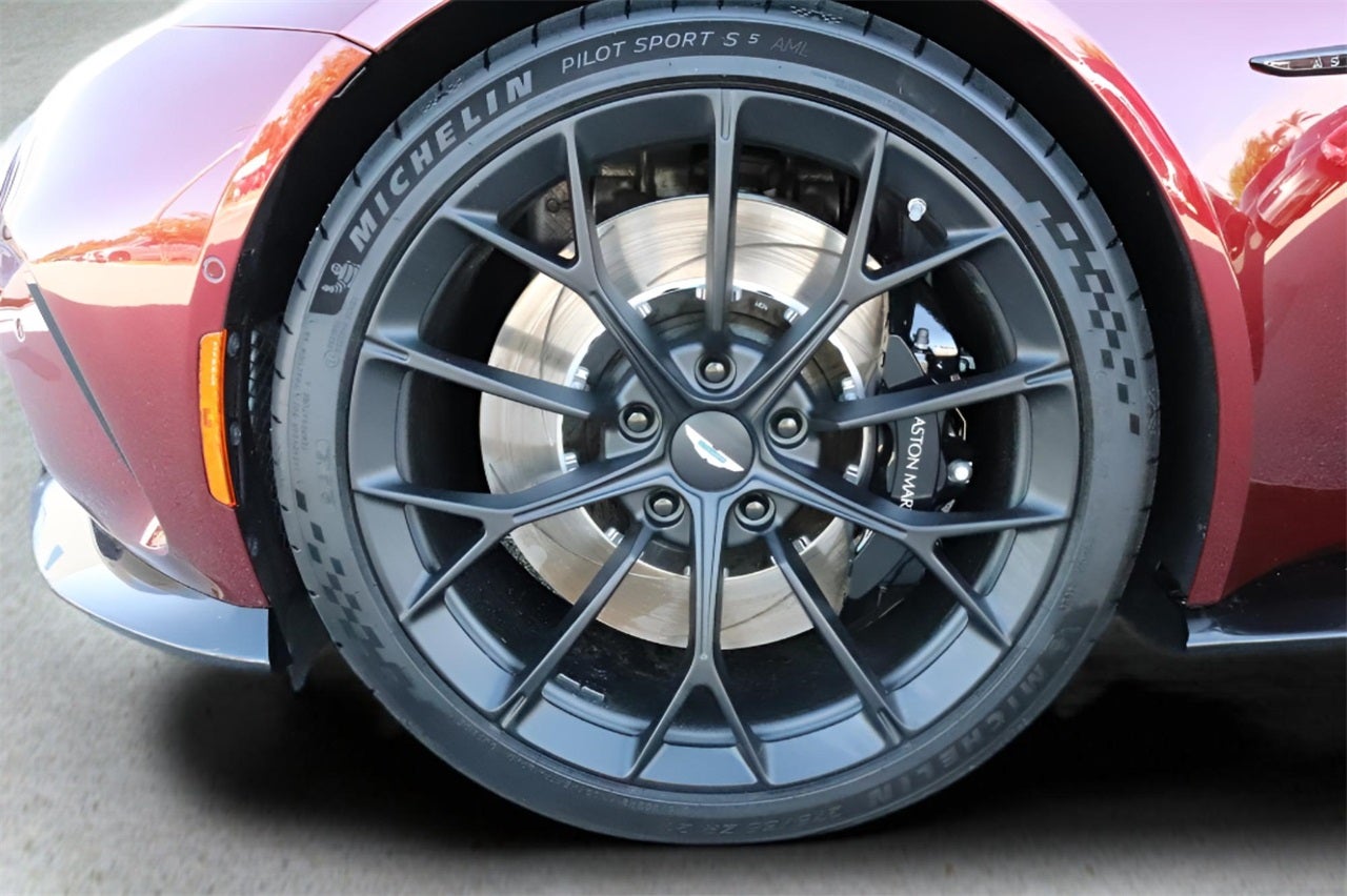 2026 Aston Martin Vantage Base