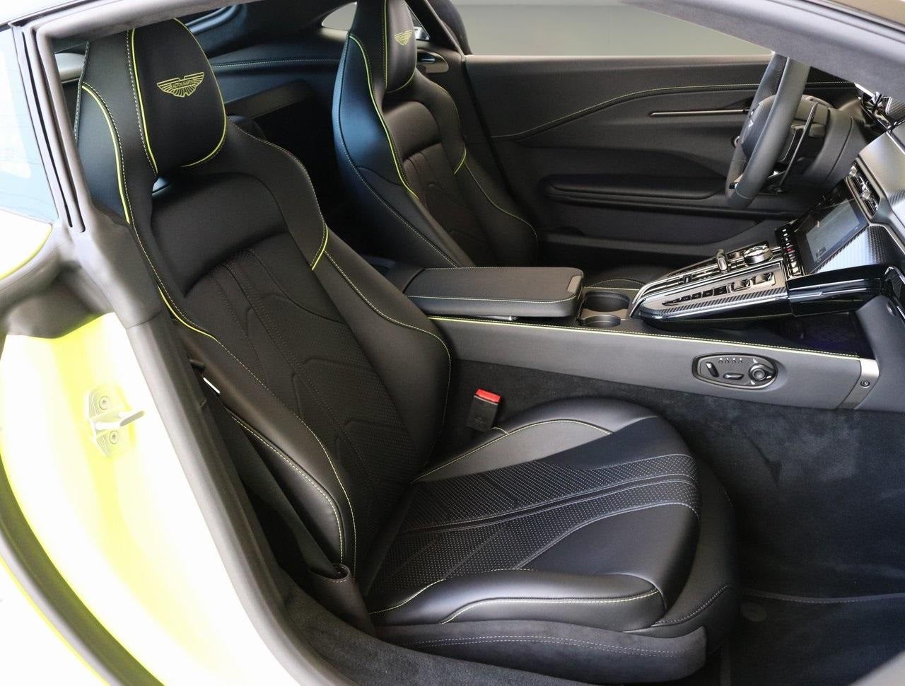 2025 Aston Martin Vantage Base