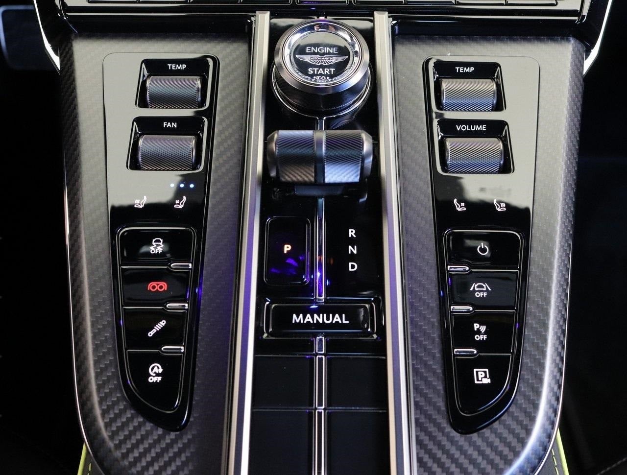 2025 Aston Martin Vantage Base