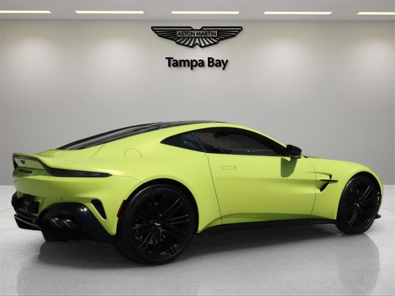 2025 Aston Martin Vantage Base