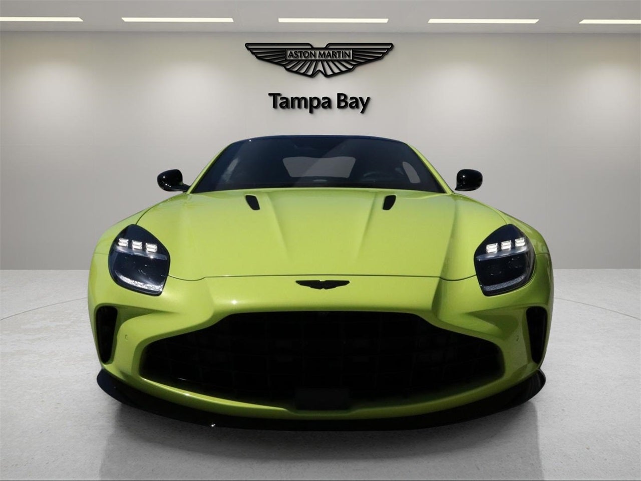 2025 Aston Martin Vantage Base