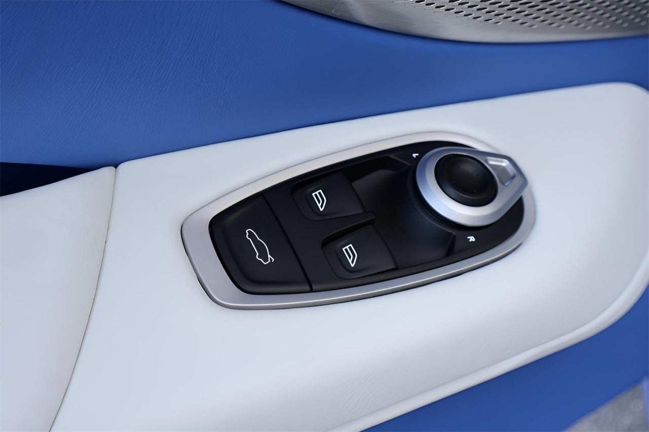 2026 Aston Martin Vantage Base