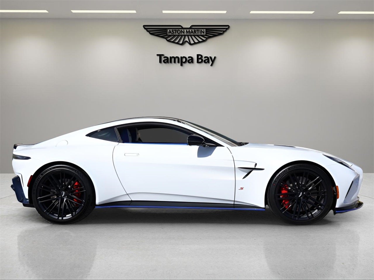 2026 Aston Martin Vantage Base