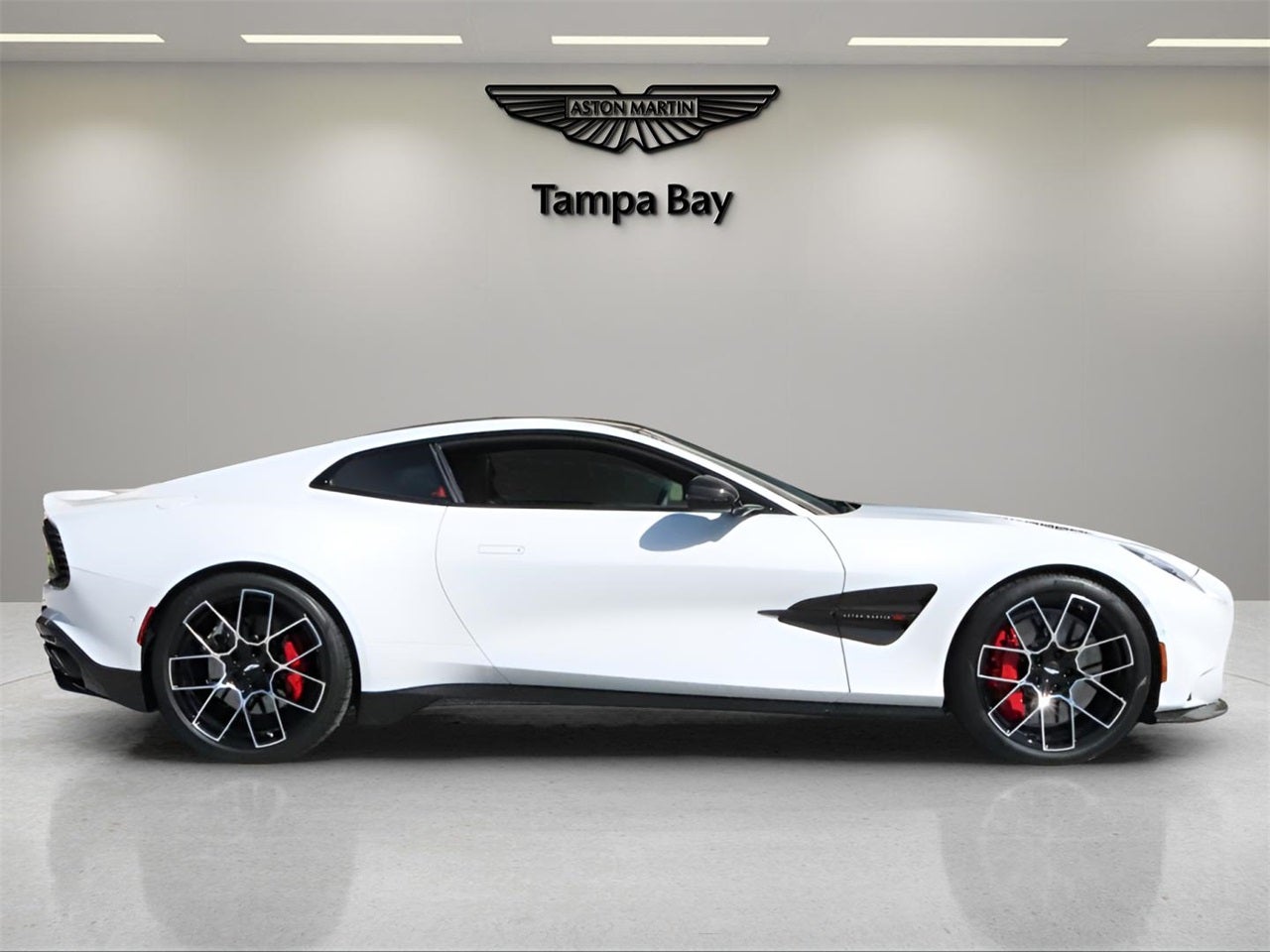 2025 Aston Martin Vanquish V12