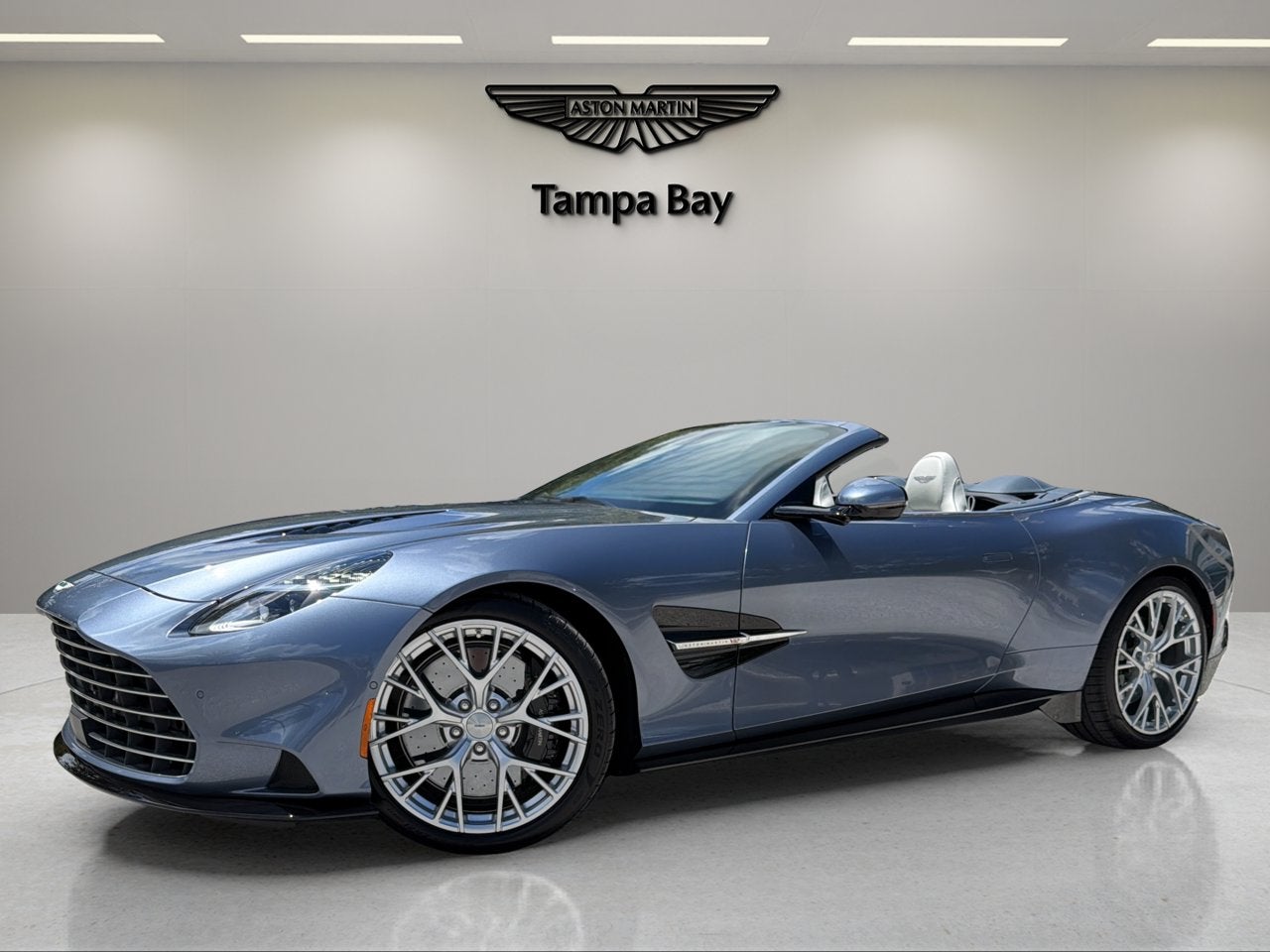 2027 Aston Martin Vanquish Base
