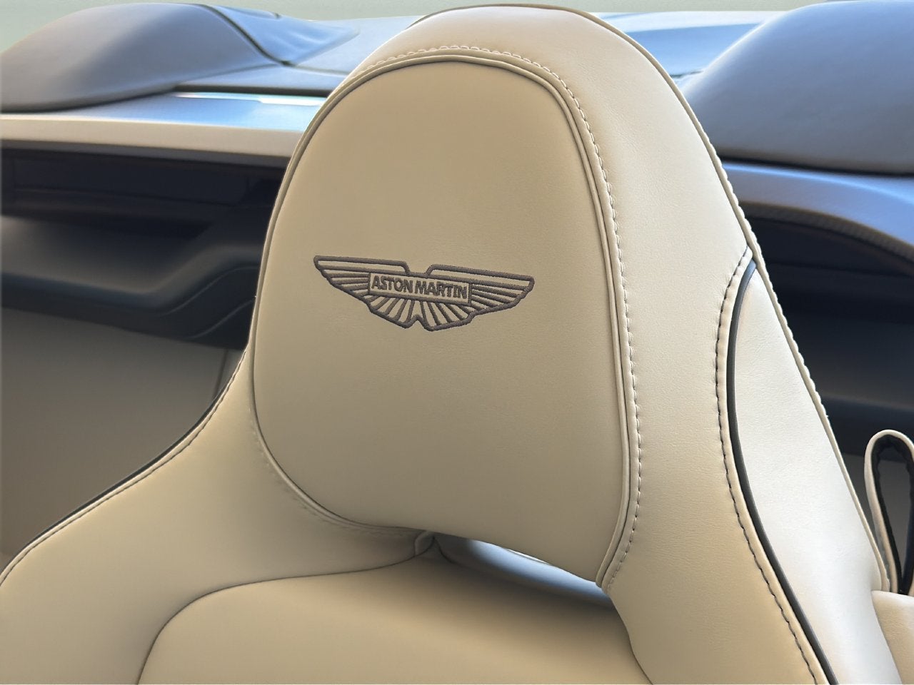 2027 Aston Martin Vanquish Base