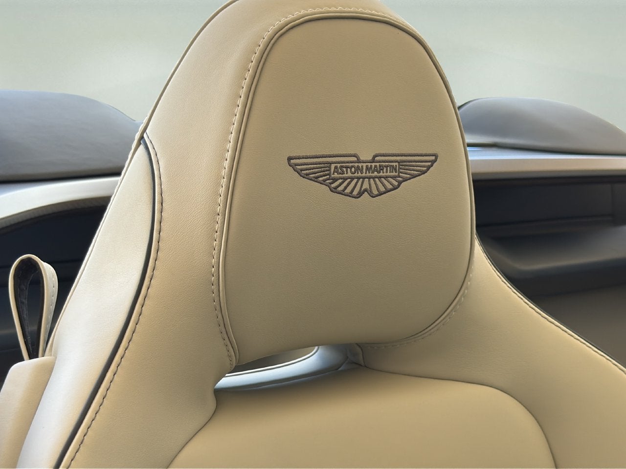 2027 Aston Martin Vanquish Base