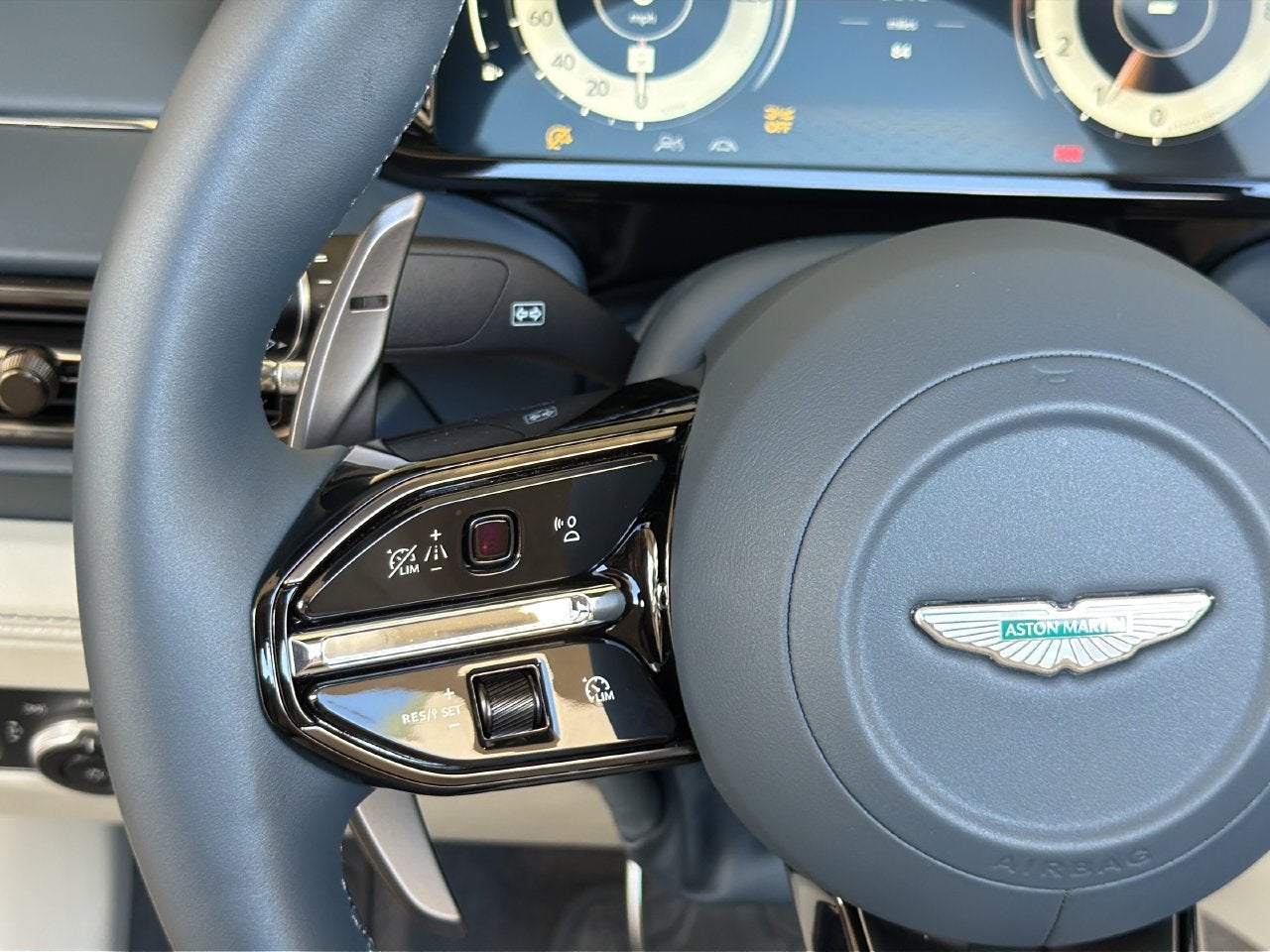2027 Aston Martin Vanquish Base