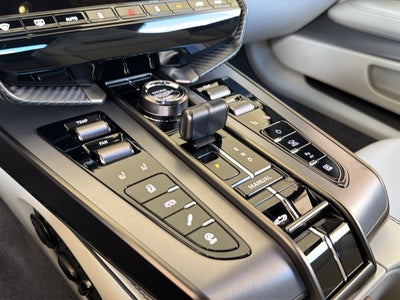 2027 Aston Martin Vanquish Base