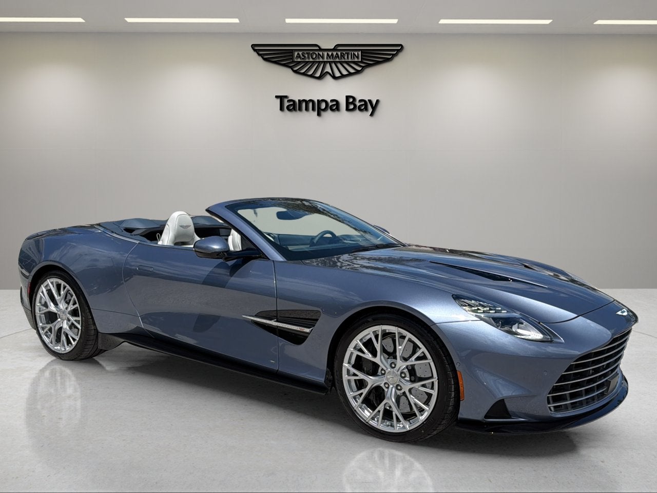 2027 Aston Martin Vanquish Base