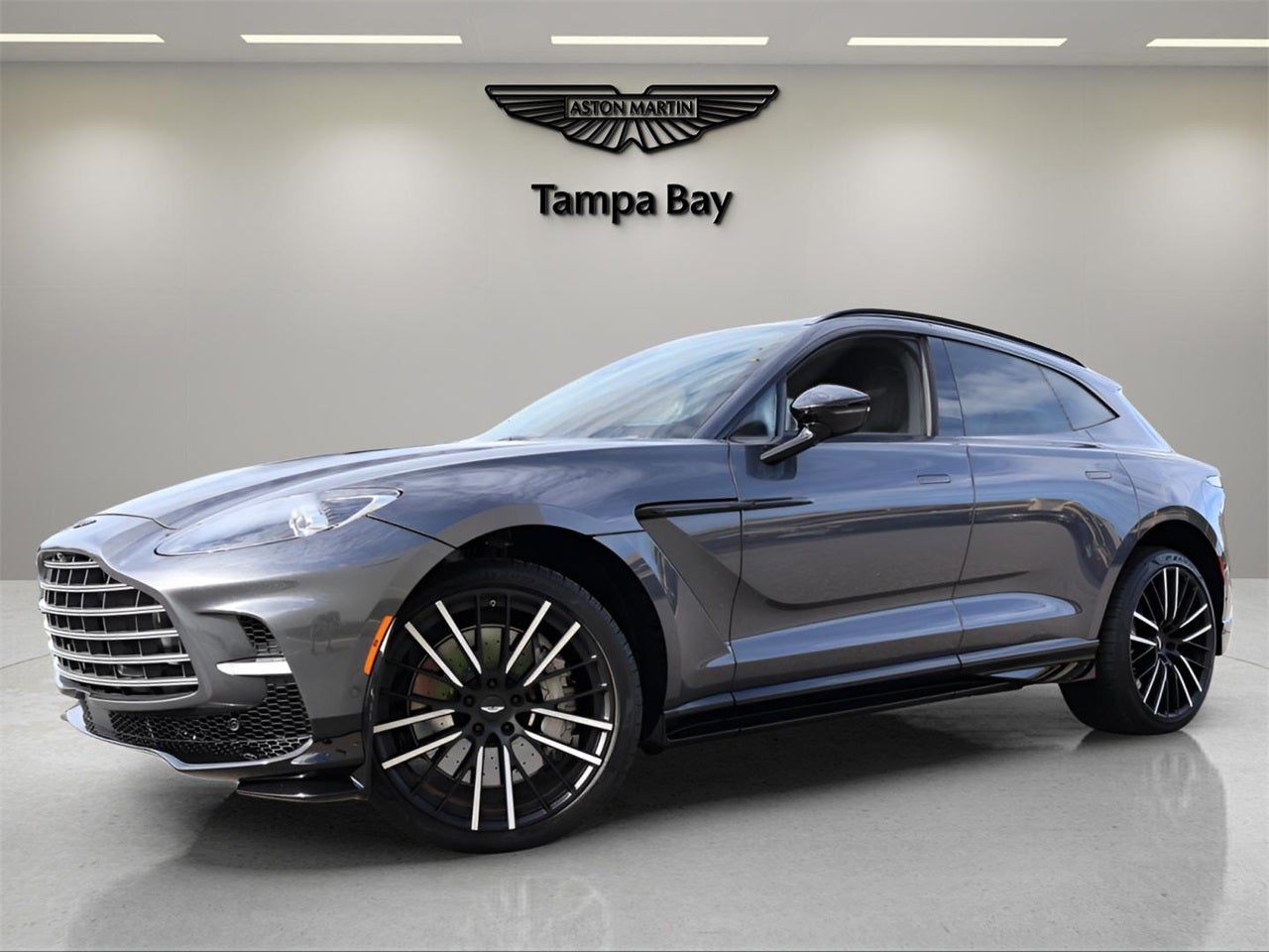 2025 Aston Martin DBX 707