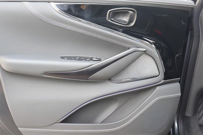 2025 Aston Martin DBX 707