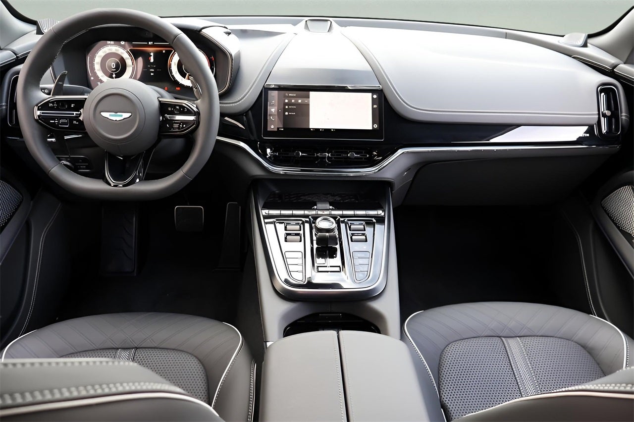 2025 Aston Martin DBX 707