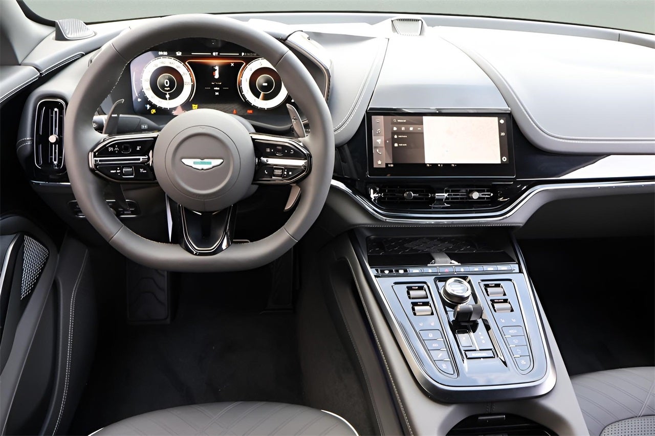 2025 Aston Martin DBX 707