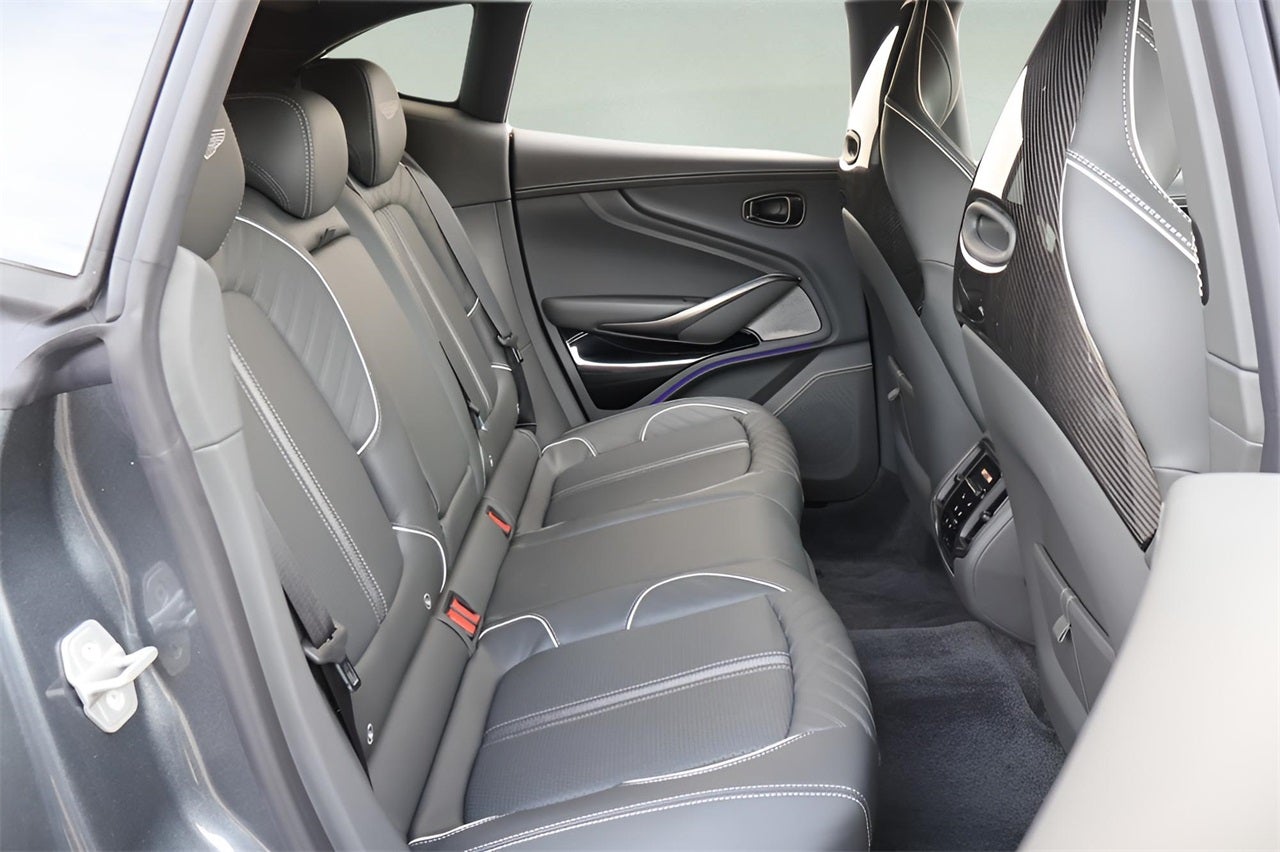 2025 Aston Martin DBX 707