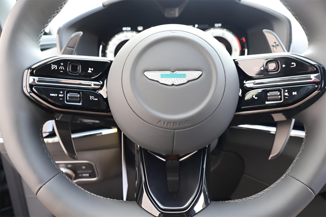 2025 Aston Martin DBX 707