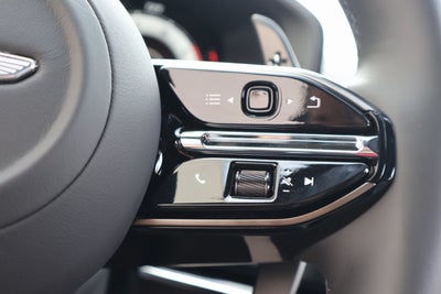 2025 Aston Martin DBX 707