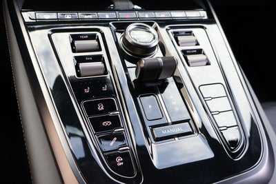 2025 Aston Martin DBX 707