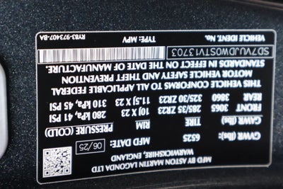 2025 Aston Martin DBX 707