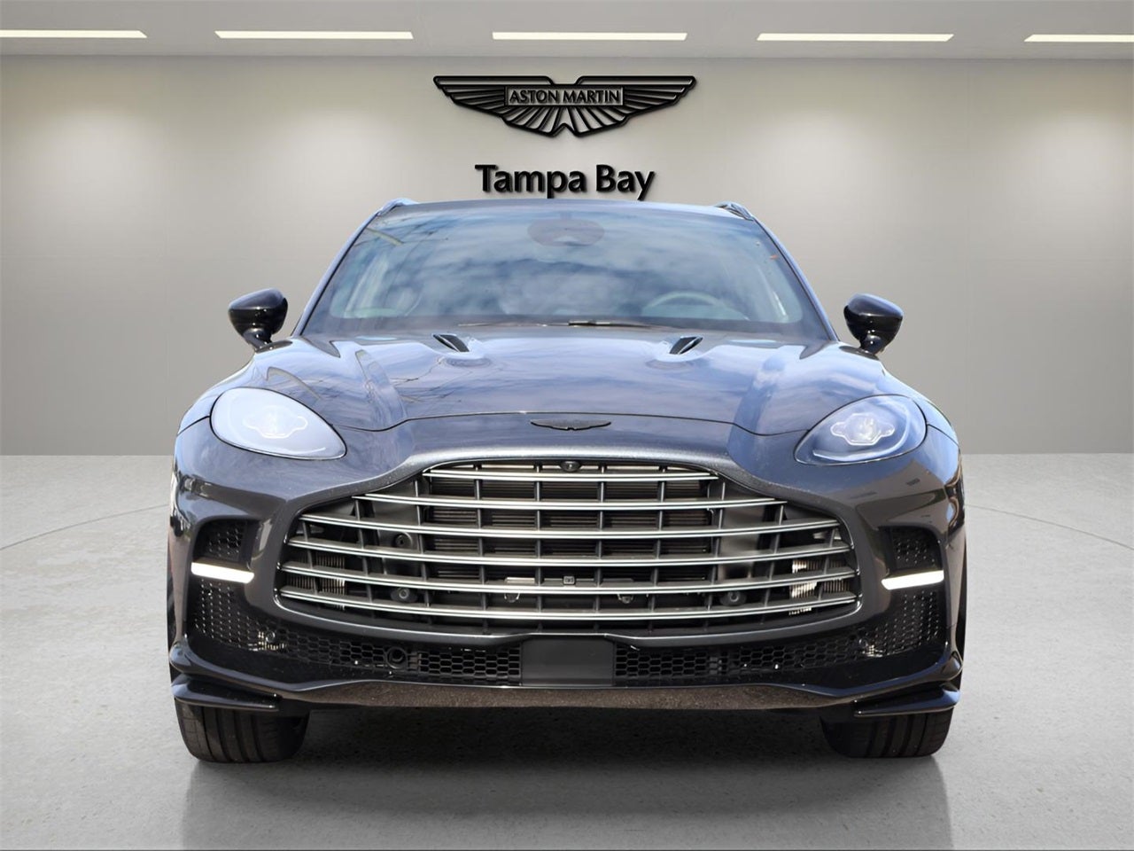 2025 Aston Martin DBX 707