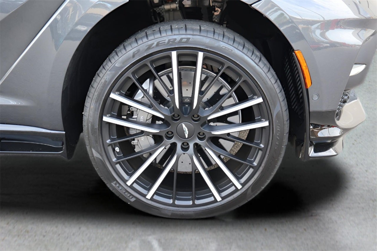 2025 Aston Martin DBX 707