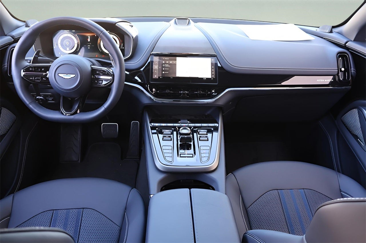 2025 Aston Martin DBX 707