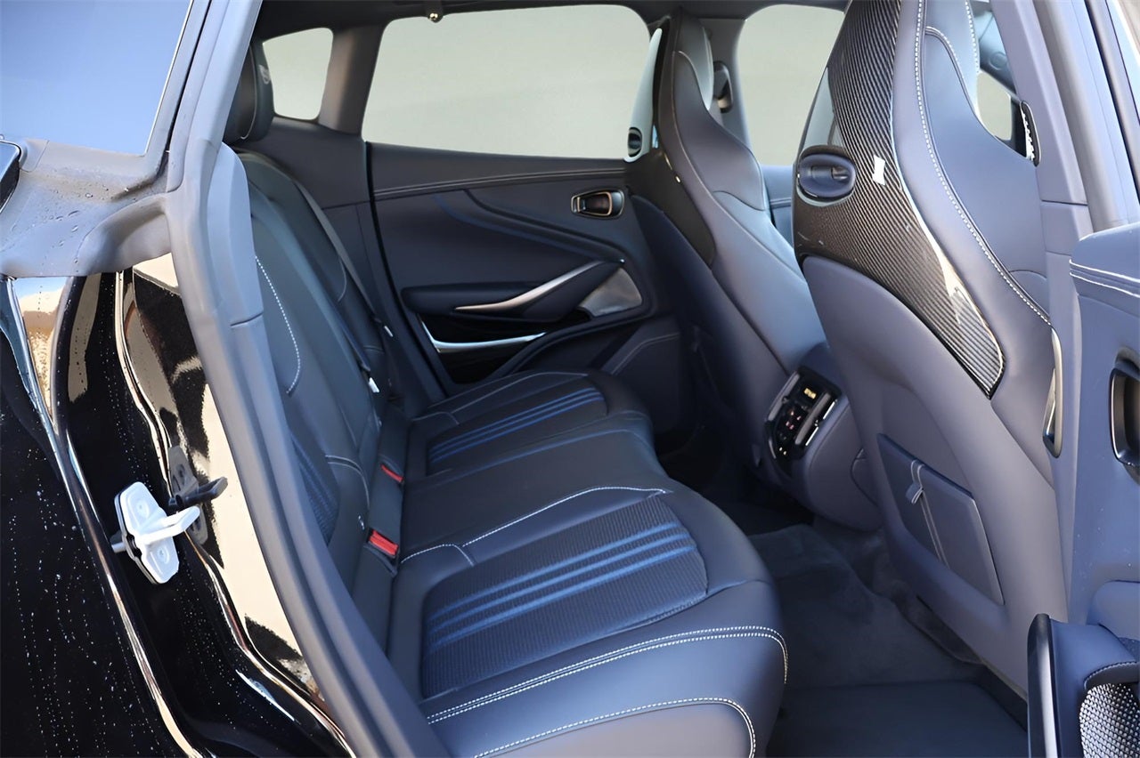 2025 Aston Martin DBX 707