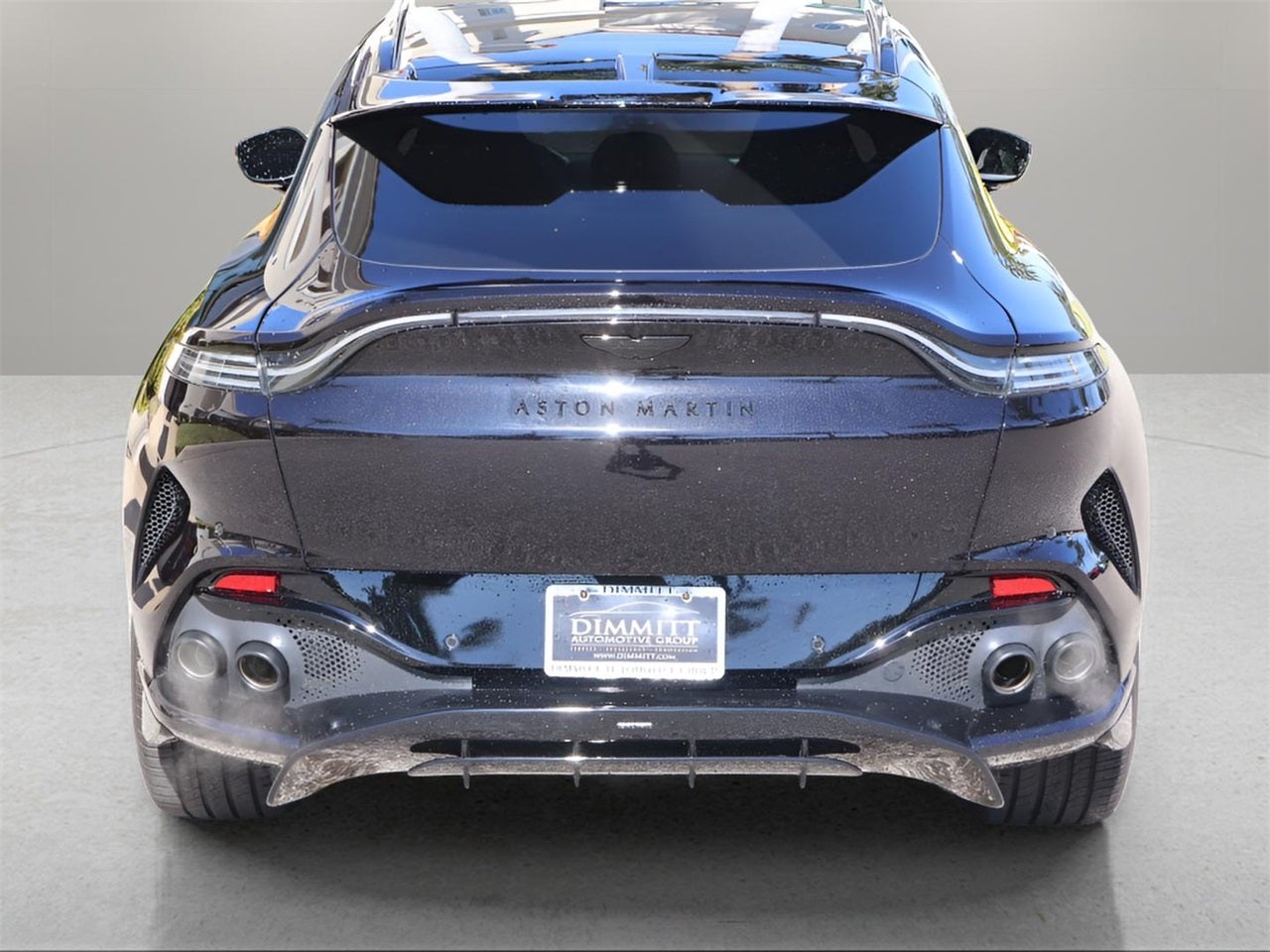 2025 Aston Martin DBX 707