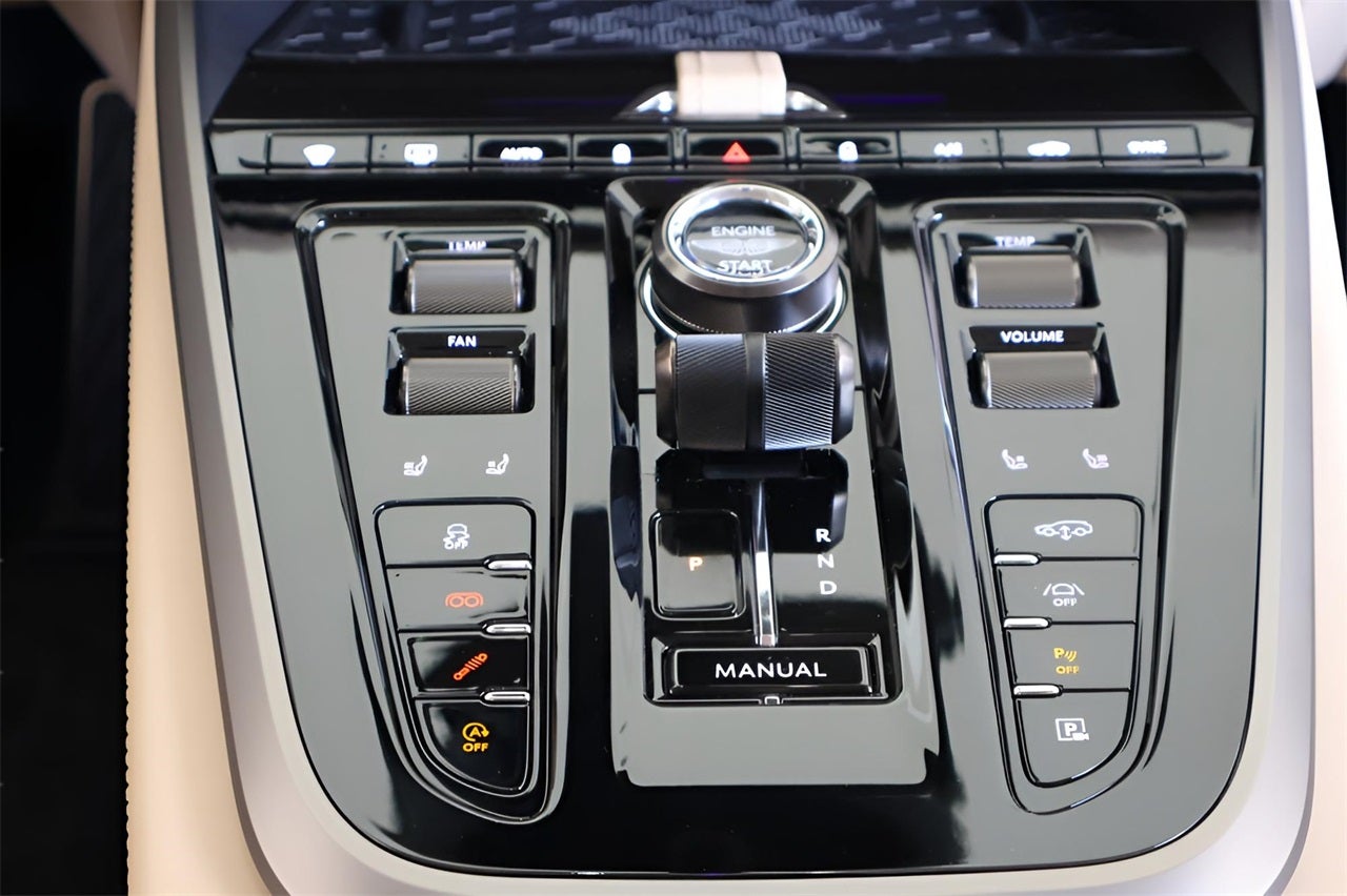 2026 Aston Martin DBX 707