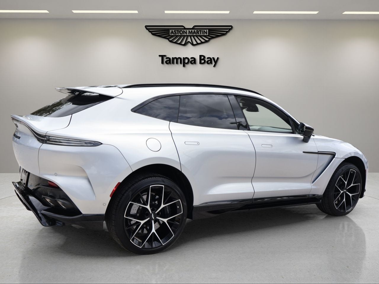 2026 Aston Martin DBX 707