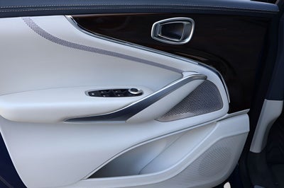 2025 Aston Martin DBX 707