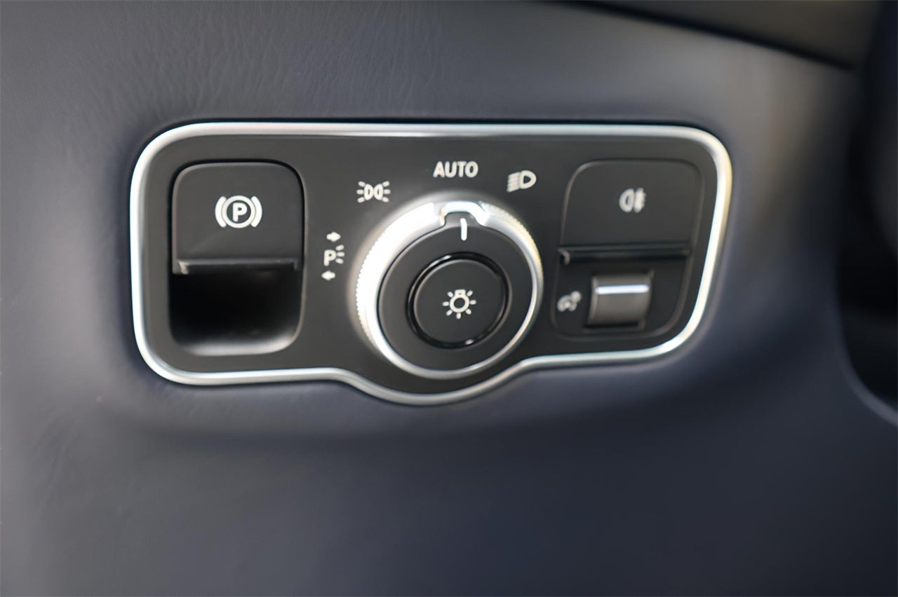 2025 Aston Martin DBX 707