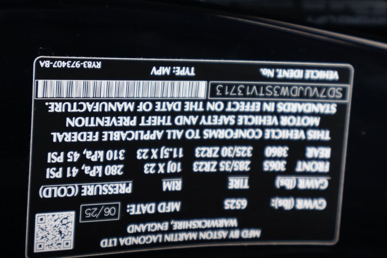 2025 Aston Martin DBX 707