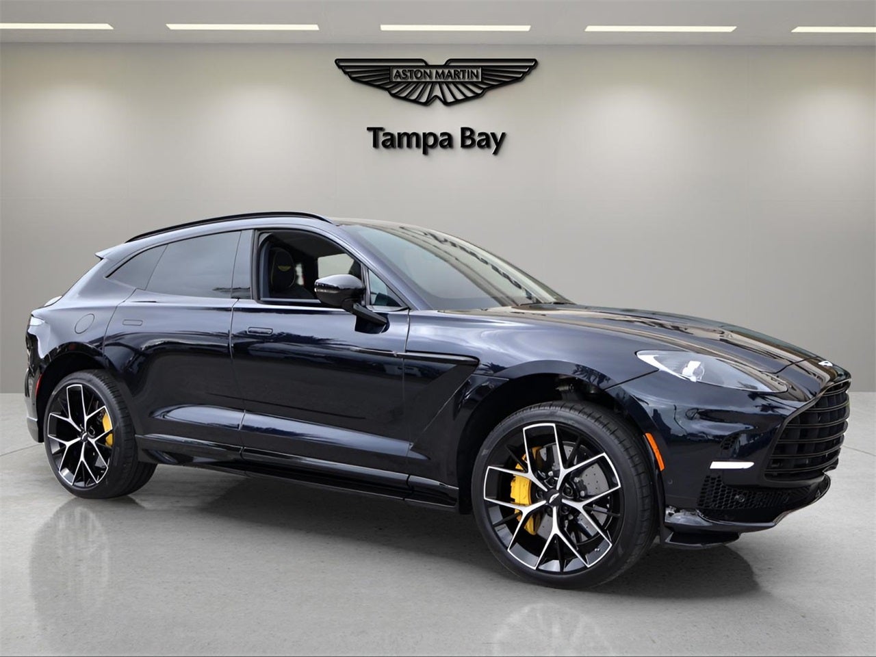 2025 Aston Martin DBX 707