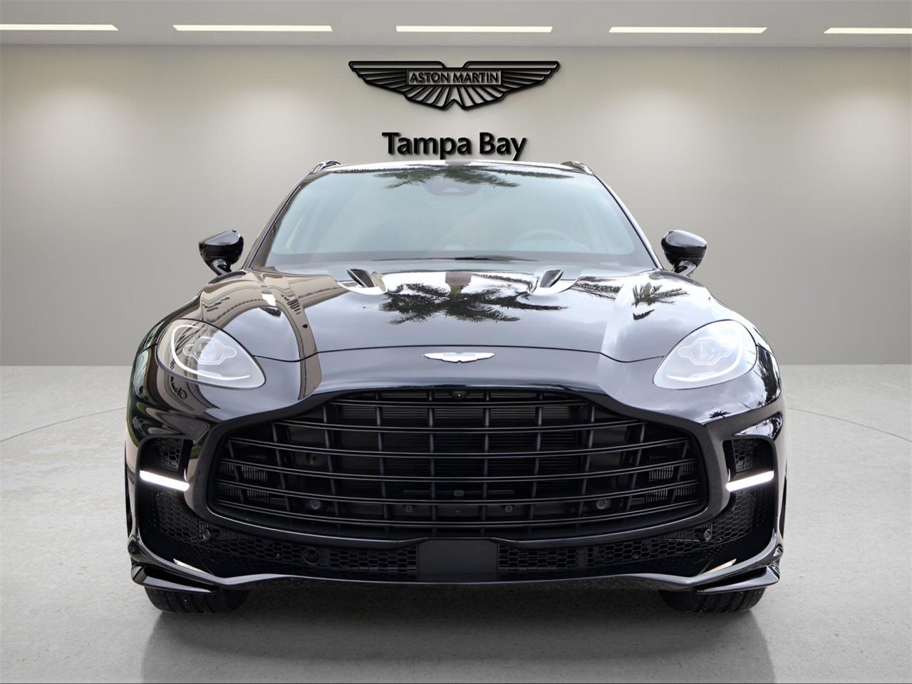 2025 Aston Martin DBX 707