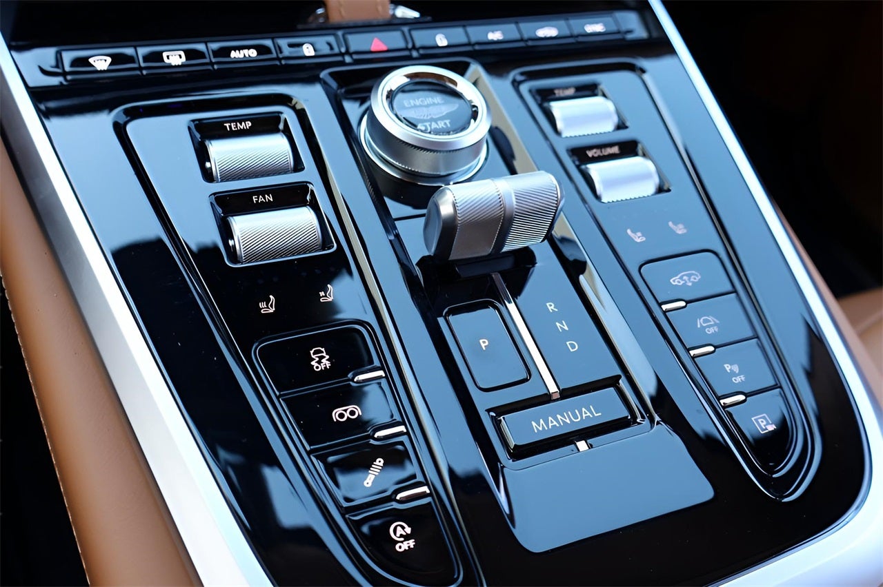 2026 Aston Martin DBX 707