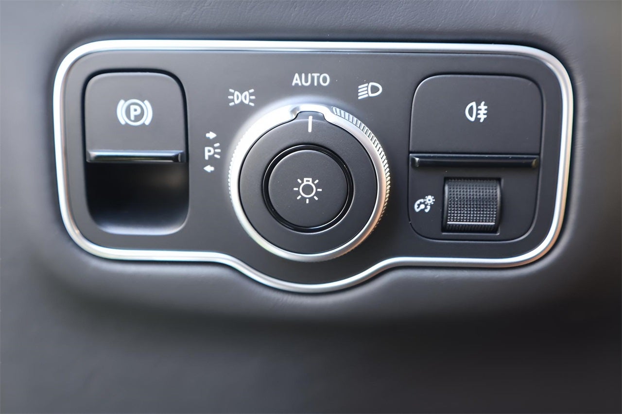 2025 Aston Martin DBX 707