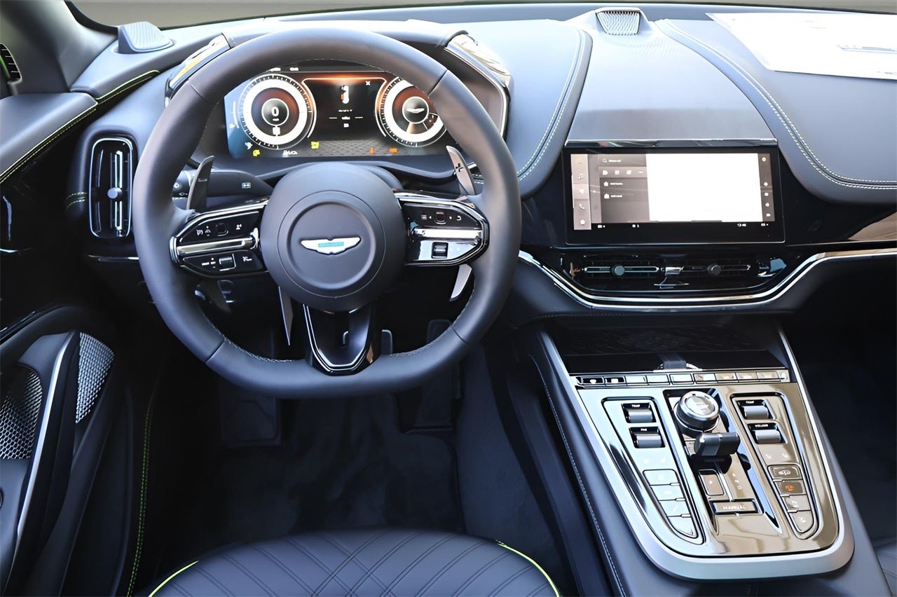 2025 Aston Martin DBX 707