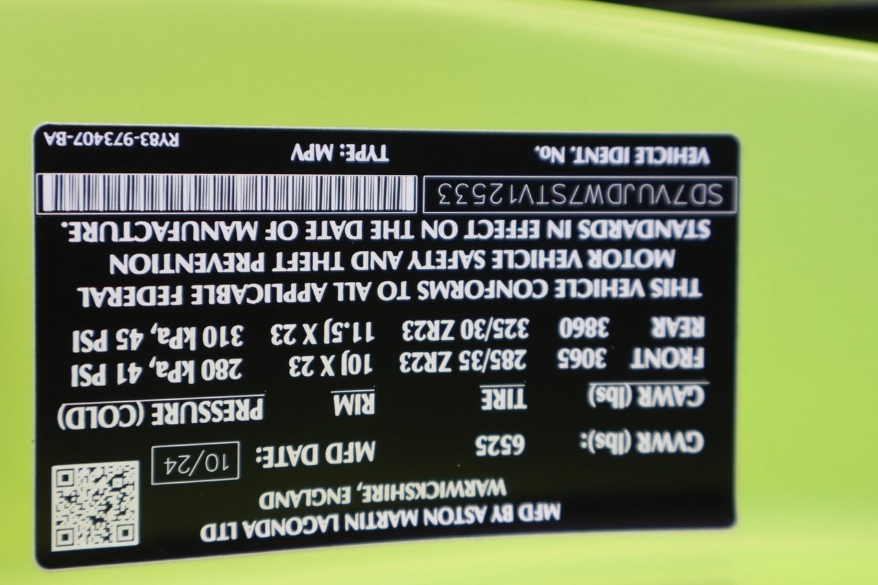 2025 Aston Martin DBX 707