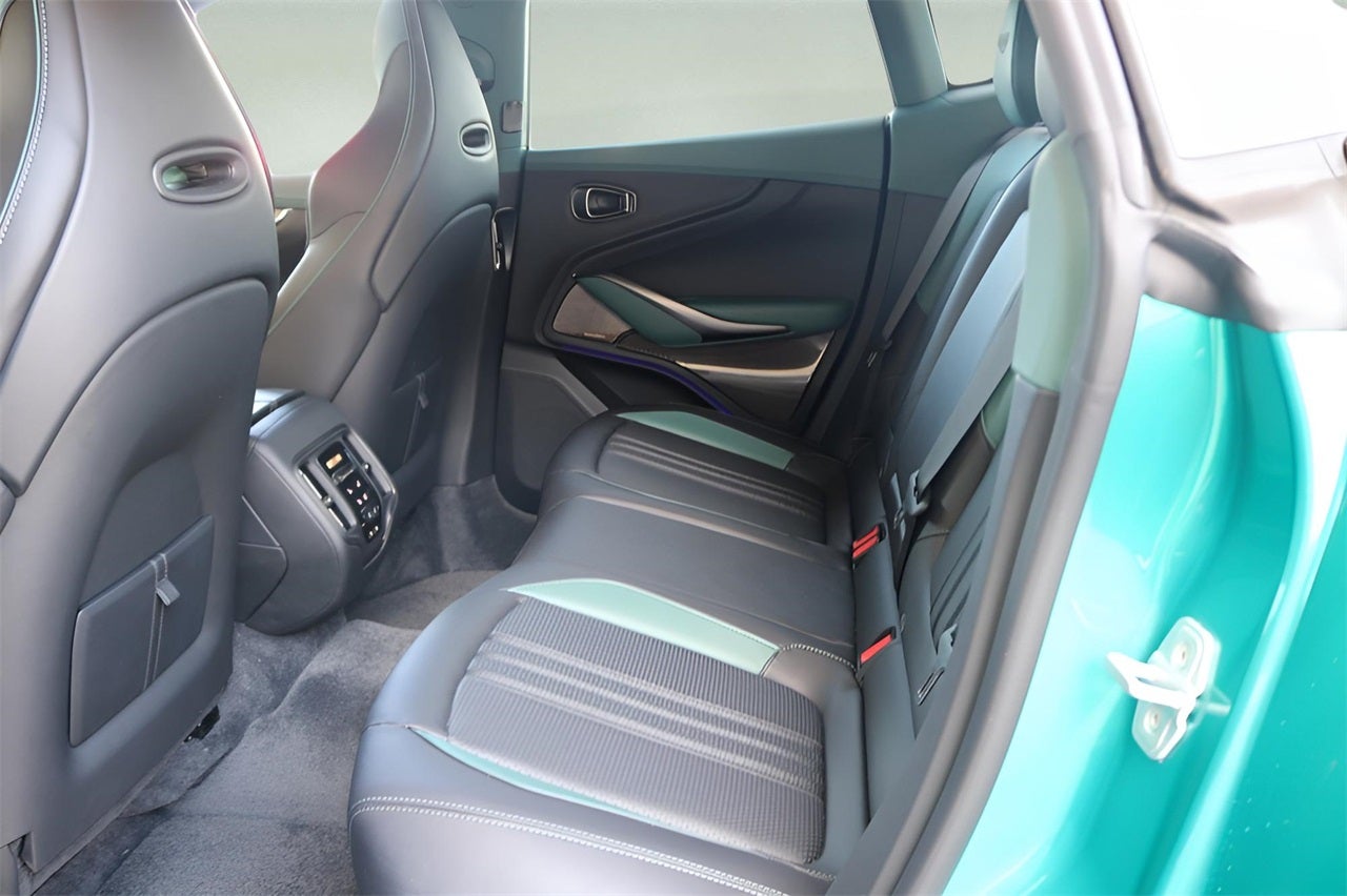 2025 Aston Martin DBX 707